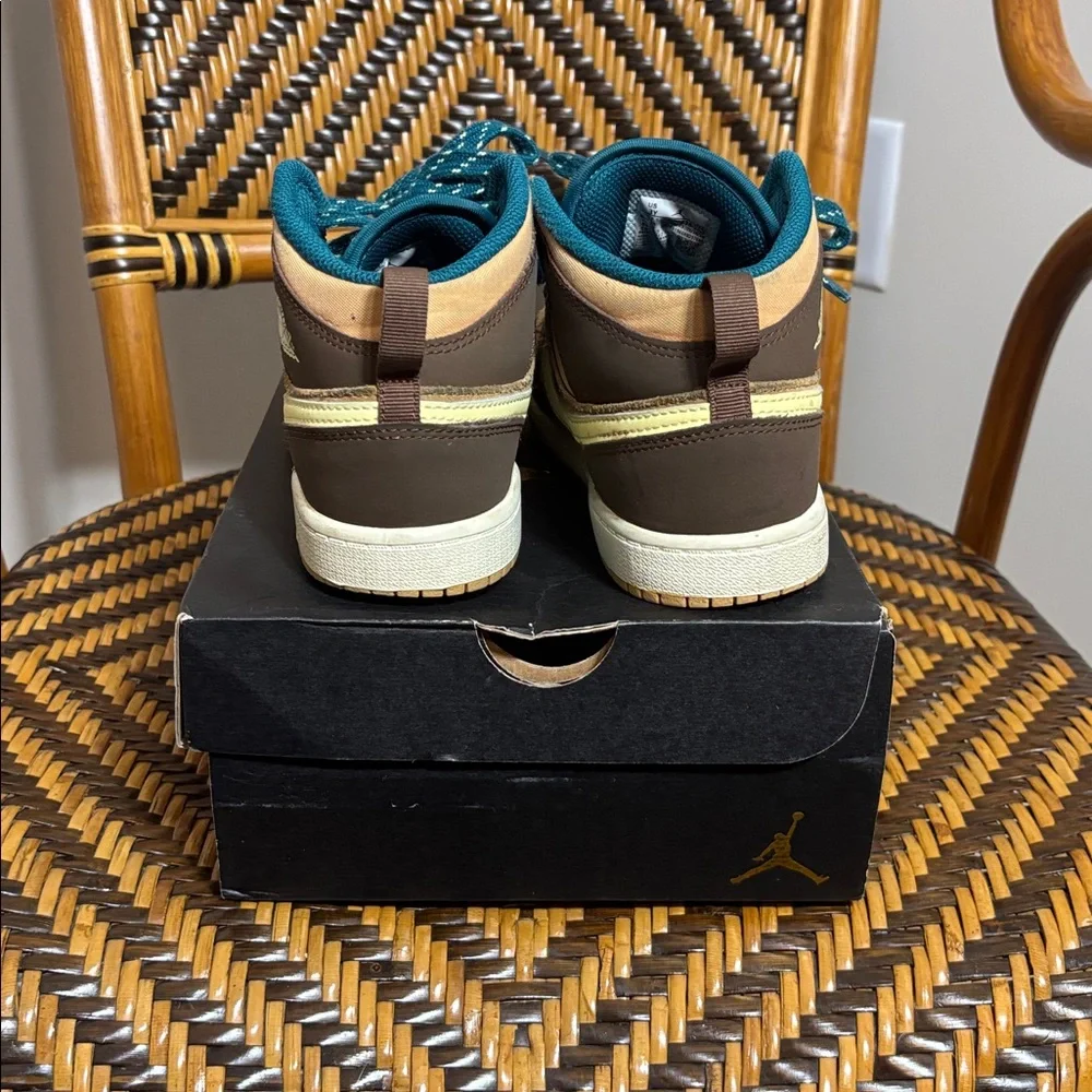 Nike Jordan 1 Mid Cacao Wow Brown Retro Sneaker DZ6335-200 Size 3y
